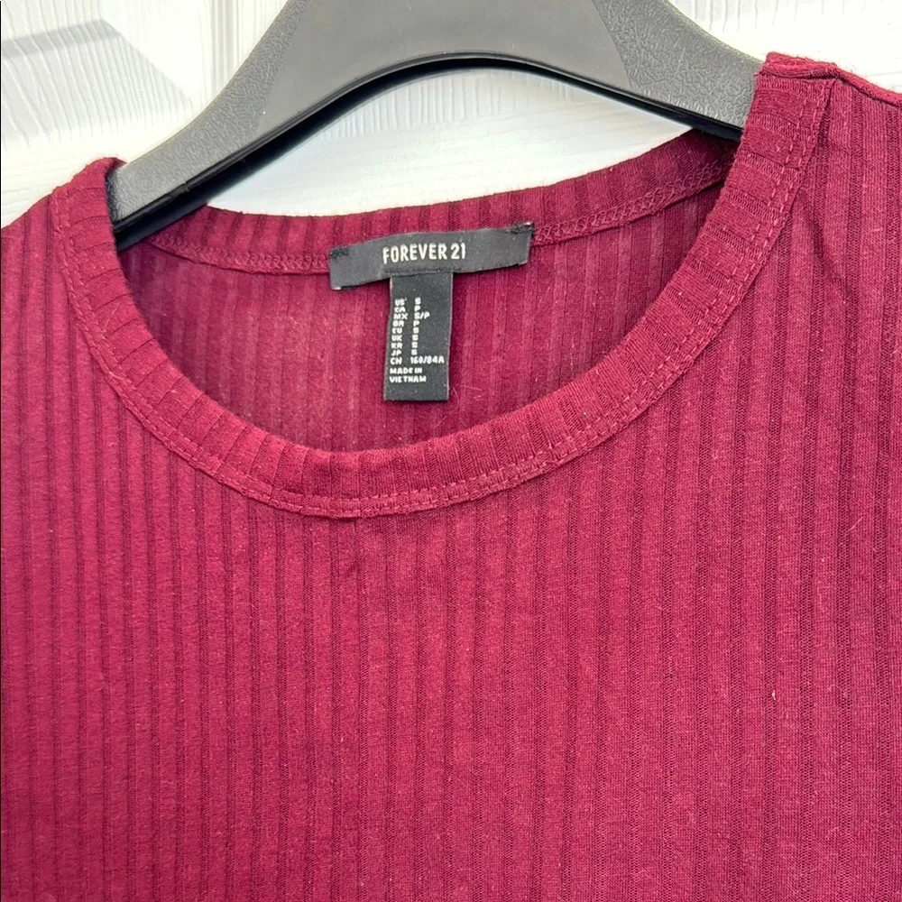 Burgundy Ribbed Crop Short Sleeve Crew Neck T-Shirt - Picture 2 of 3